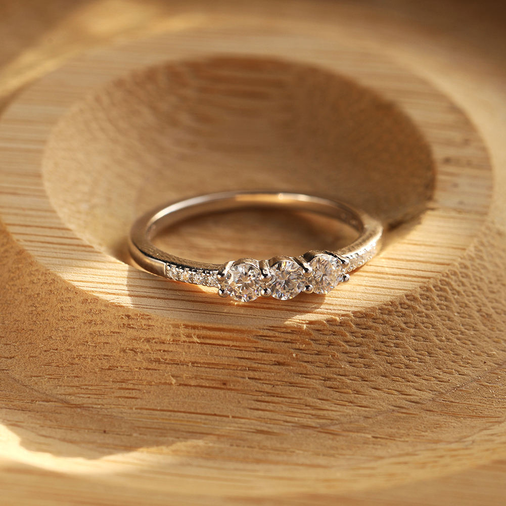 Moissanite Round Brilliant Cut 925 Sterling Silver Ring